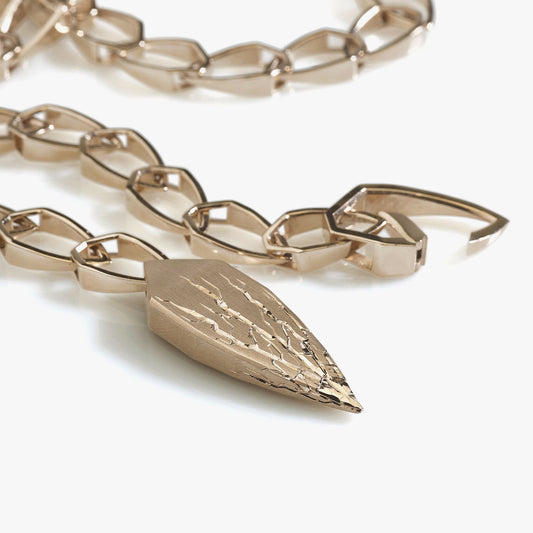 Luxury Catena Andromeda necklace handcrafted in 18K natural white ethical gold with engraved details, inspired by the cosmic elegance of the Andromeda constellation – designed by Riccardo Contini