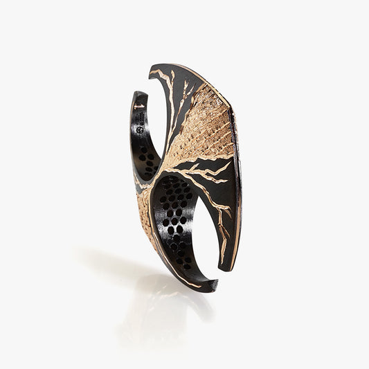 Luxury Eclissi Ancora / Áncora double ring handcrafted in 18K rose ethical gold with burned engravings—merging eclipse symbolism with the emotional duality of connection and release. Designed by Riccardo Contini