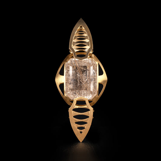 Luxury Eco delle Pleiadi pendant necklace handcrafted in 18K yellow ethical gold with rutilated quartz, echoing cosmic beauty and celestial connection – designed by Riccardo Contini