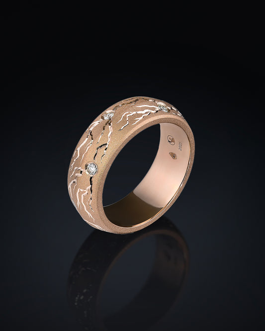 atlas ring in 18KT YELLOW ETHICAL GOLD - ENGRAVED - DIAMONDS