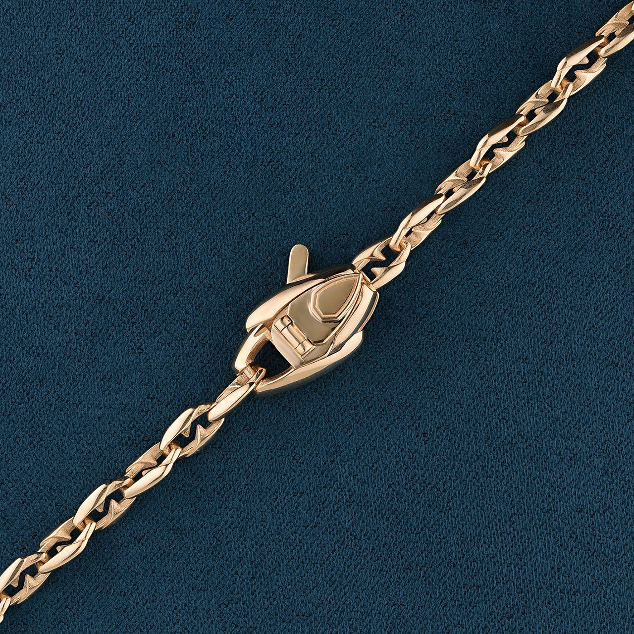 Luxury Amiamo necklace handcrafted in 18K yellow ethical gold, a customizable piece symbolizing shared love and personal storytelling – designed by Riccardo Contini