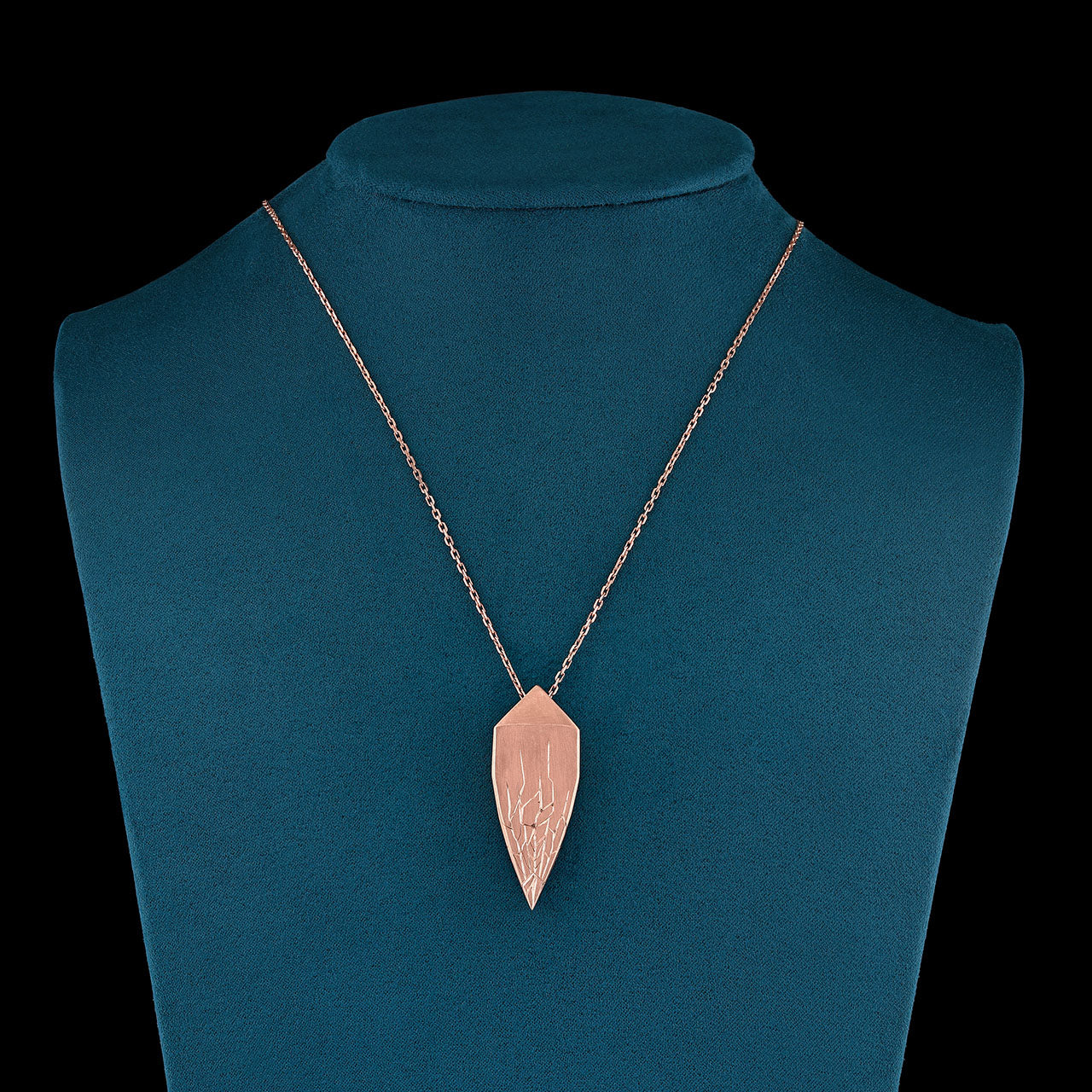 Luxury Andromeda pendant necklace handcrafted in 18K ethical gold with celestial-inspired design and engraved details, echoing the myth and constellation – designed by Riccardo Contini