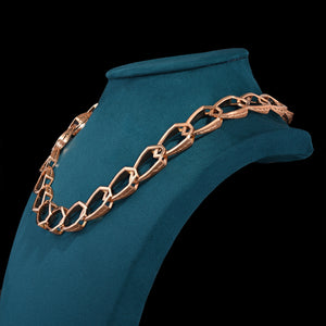 Luxury Attraverso il Tuono necklace handcrafted in 18K rose ethical gold with engraved details, designed by Riccardo Contini