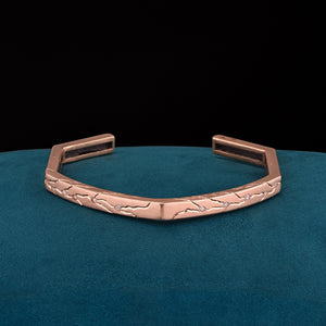 Luxury Dedizione di Luce bracelet handcrafted in 18K rose ethical gold with diamonds, symbolizing unwavering devotion through refined engraving and timeless craftsmanship – designed by Riccardo Contini

