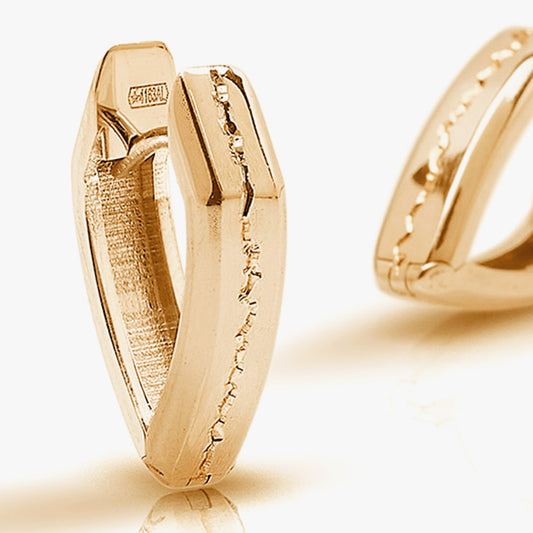Luxury Terra che Cammina earrings handcrafted in 18K rose ethical gold with engraved details, embodying the essence of the earth in motion—designed by Riccardo Contini