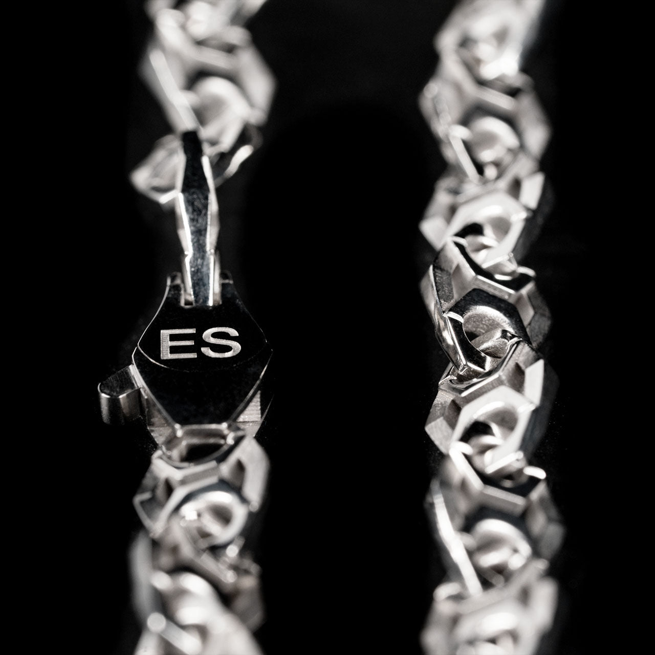 Luxury Xylem bracelet handcrafted in 18K white ethical gold with rhodium plating, inspired by nature's vital channels—symbolizing strength, growth, and the quiet beauty of staying rooted. Designed by Riccardo Contini.