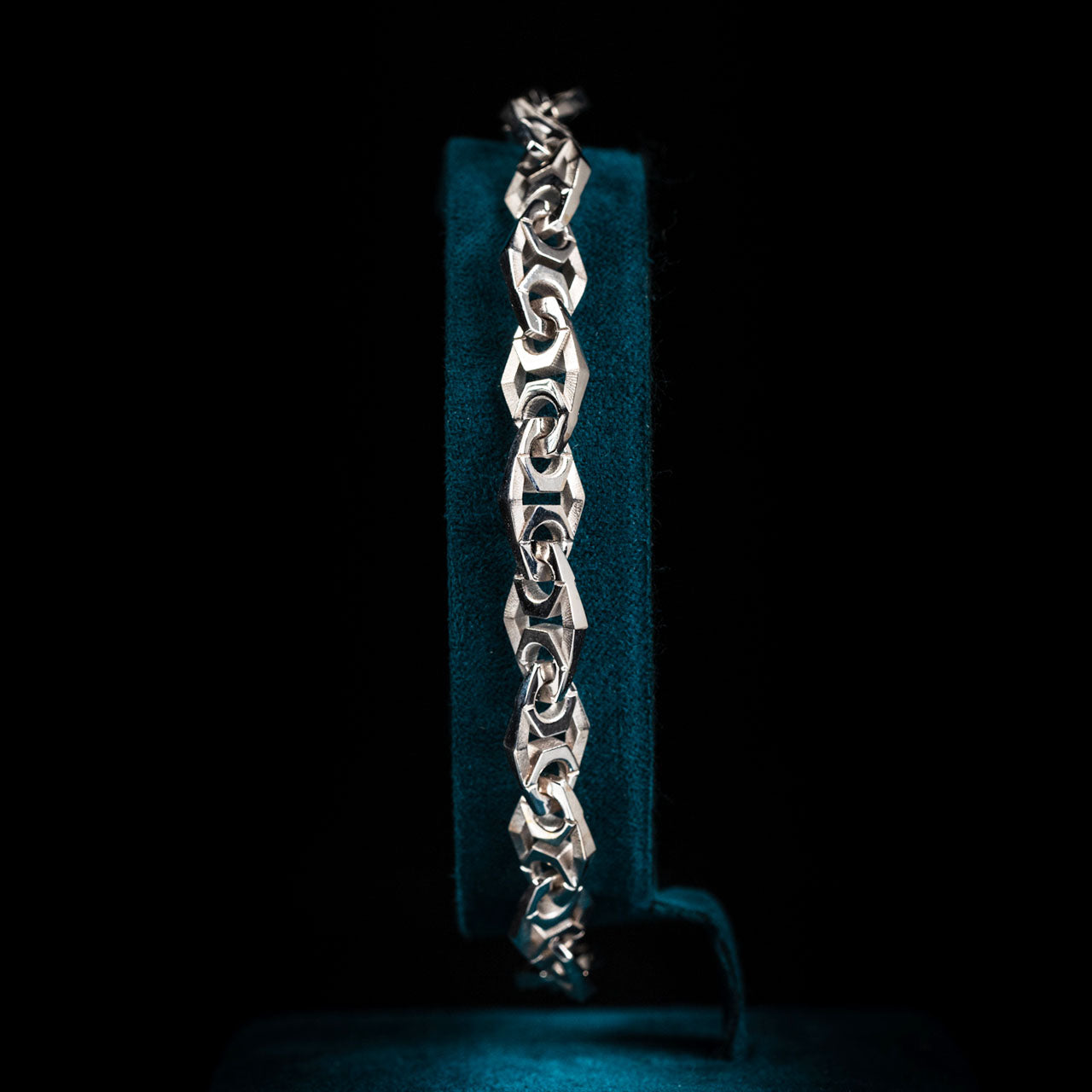 Luxury Xylem bracelet handcrafted in 18K white ethical gold with rhodium plating, inspired by nature's vital channels—symbolizing strength, growth, and the quiet beauty of staying rooted. Designed by Riccardo Contini.