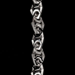 Luxury Xylem bracelet handcrafted in 18K white ethical gold with rhodium plating, inspired by nature's vital channels—symbolizing strength, growth, and the quiet beauty of staying rooted. Designed by Riccardo Contini.
