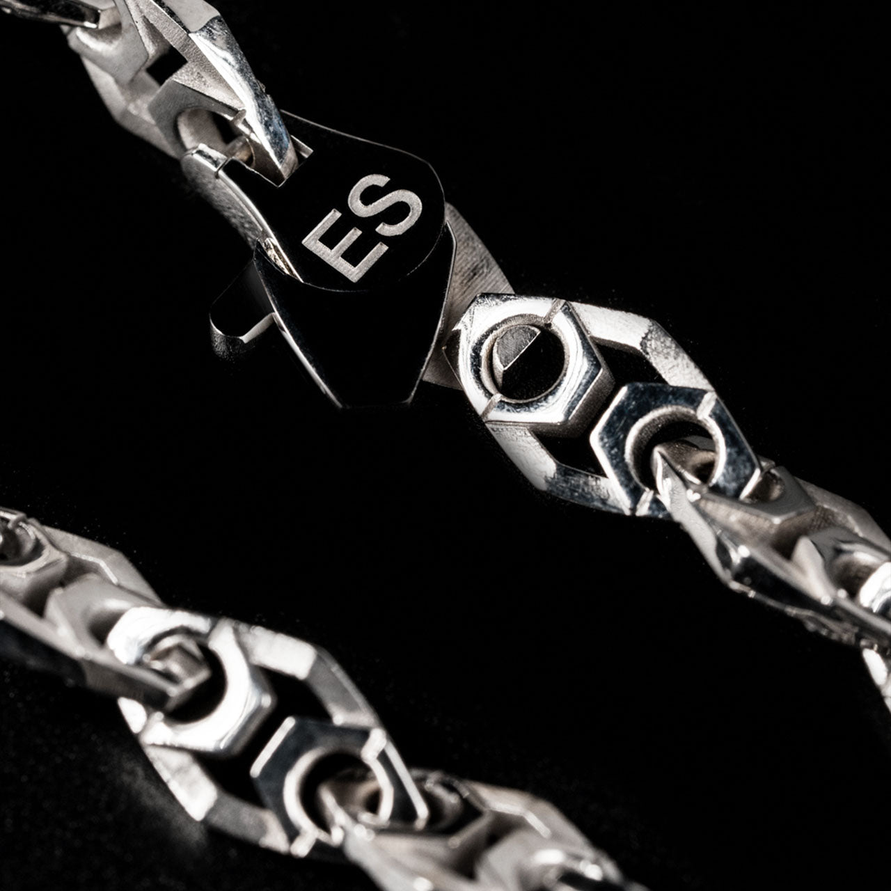Luxury Xylem bracelet handcrafted in 18K white ethical gold with rhodium plating, inspired by nature's vital channels—symbolizing strength, growth, and the quiet beauty of staying rooted. Designed by Riccardo Contini.