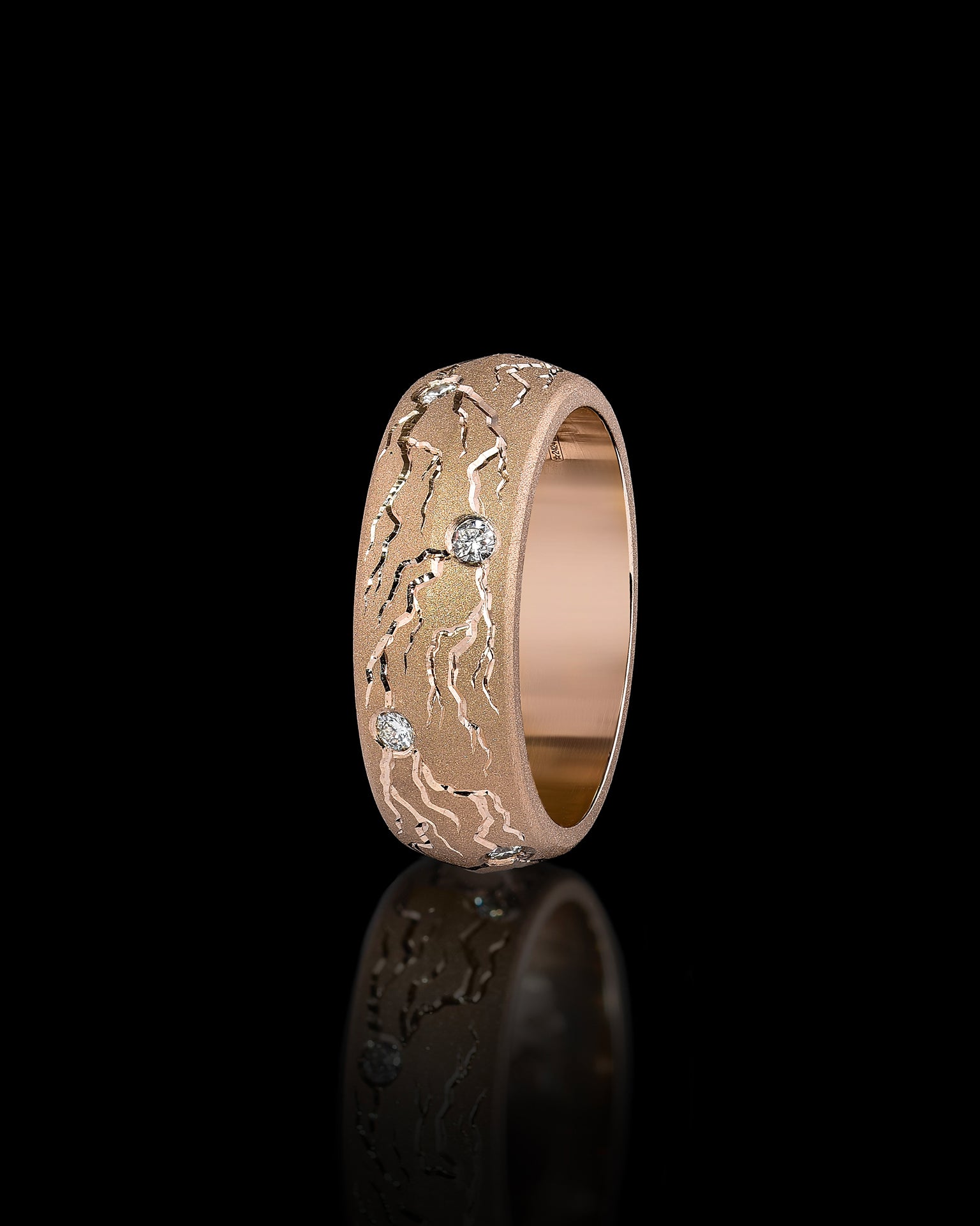 atlas ring in 18KT YELLOW ETHICAL GOLD - ENGRAVED - DIAMONDS
